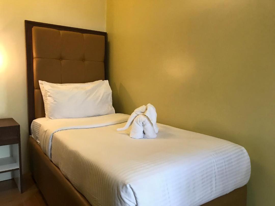 Treasure Island Hotel With Mini Water Adventure Masbate City Екстериор снимка